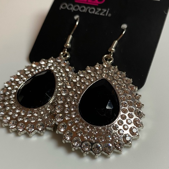 Exquisitely Explosive - Black Earrings - Picture 5 of 6